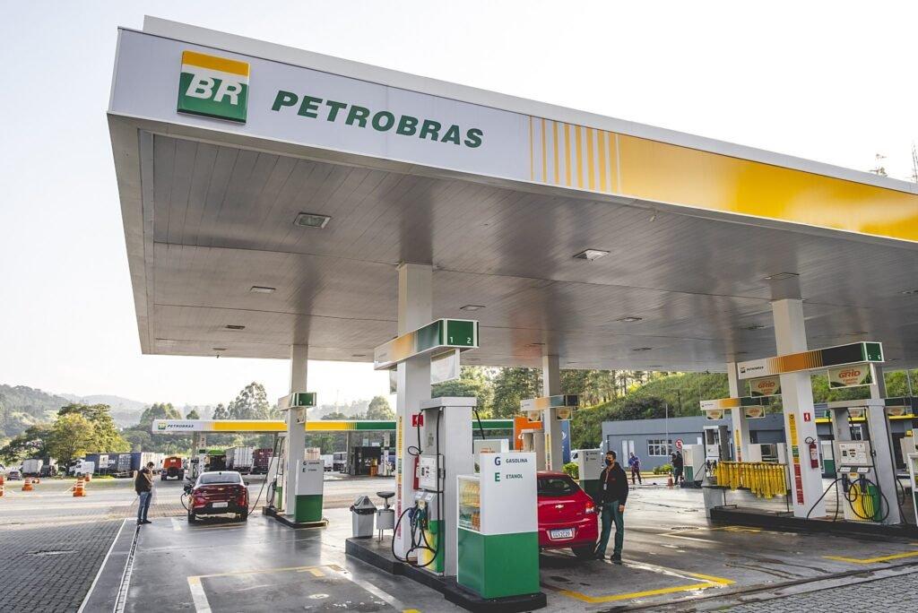 Em setembro de 2023, a Petrobras fez a sua primeira compra de créditos de carbono no mercado voluntário